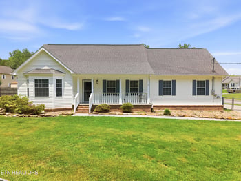 105 Aspen Ln, Oliver Springs, TN 37840