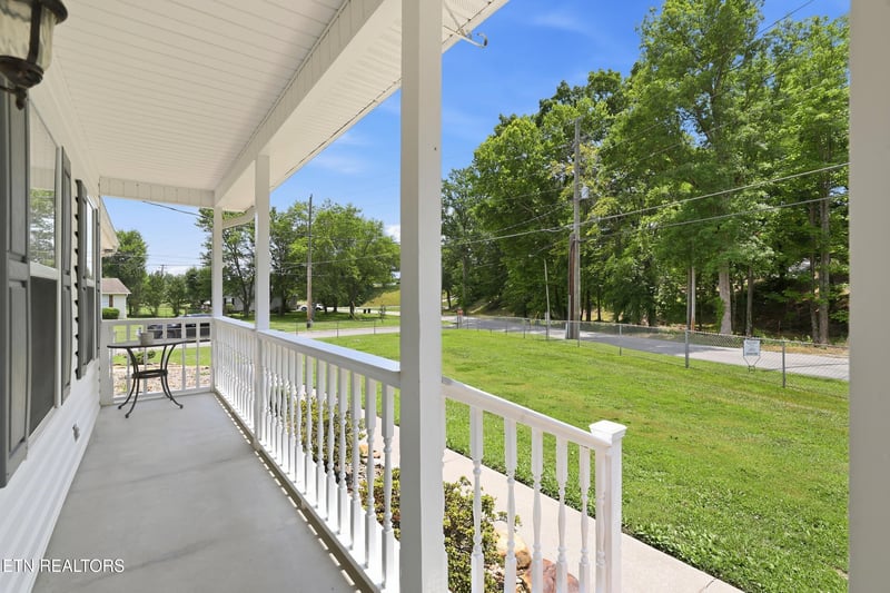 105 Aspen Ln, Oliver Springs, TN 37840
