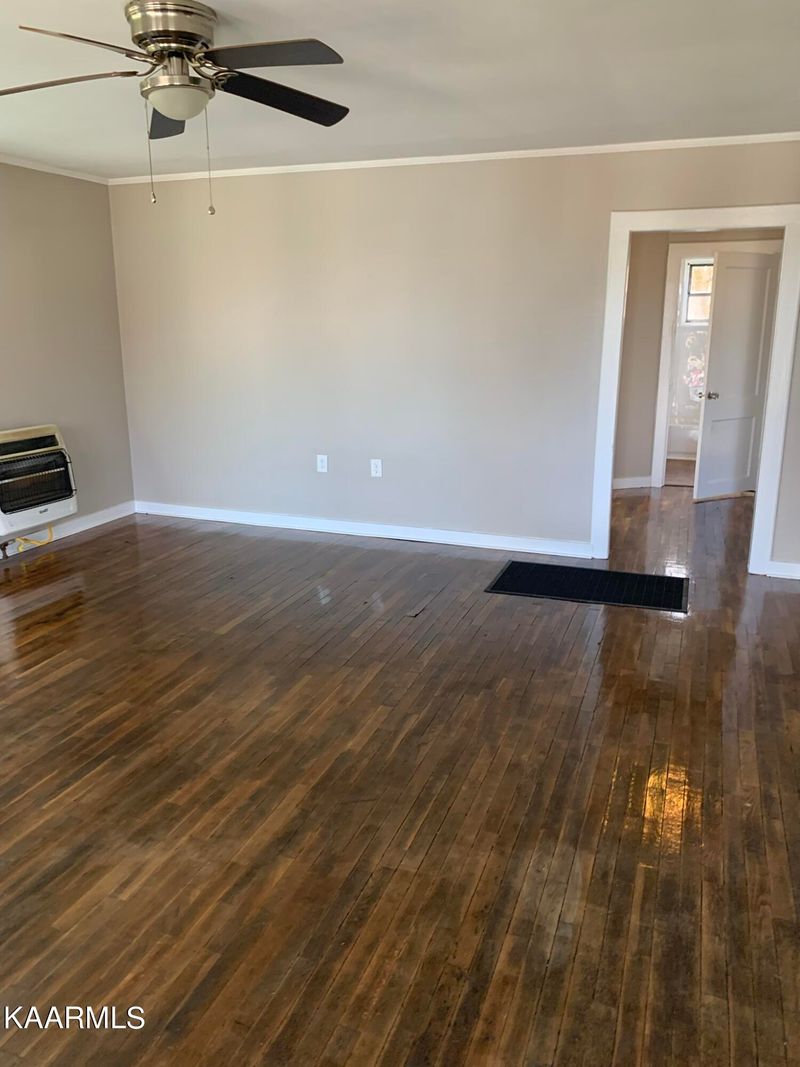 105 Barnett Cir, Harriman, TN 37748