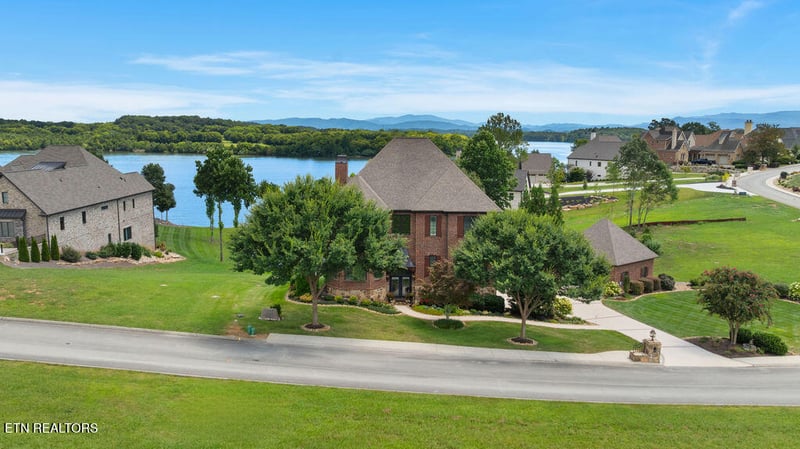 105 Breakers Dr, Vonore, TN 37885
