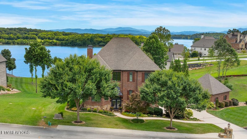 105 Breakers Dr, Vonore, TN 37885