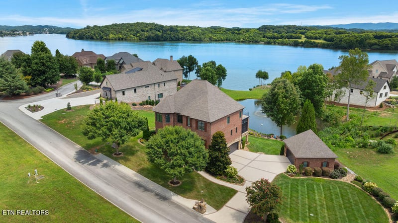 105 Breakers Dr, Vonore, TN 37885