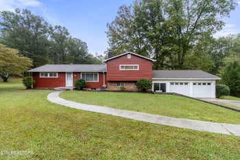 105 Carl Garrett Rd, Lancing, TN 37770