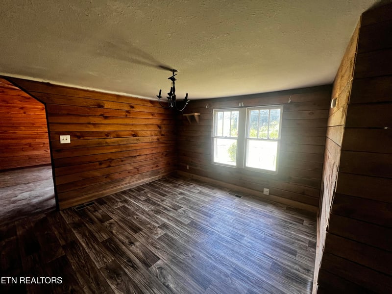 105 Cedar Ave, Luttrell, TN 37779