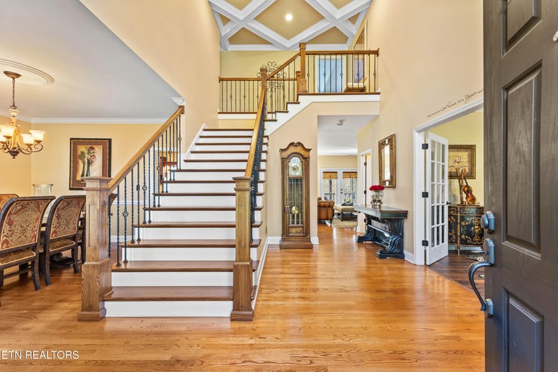 105 Center Park Ln, Oak Ridge, TN 37830