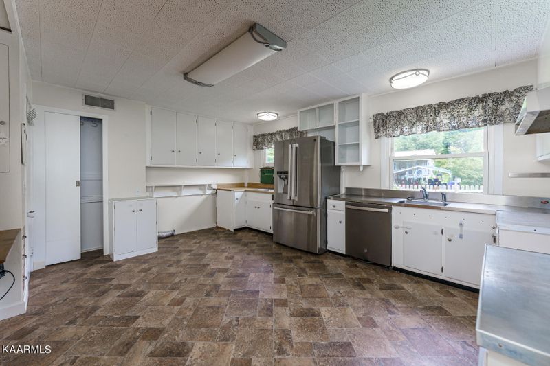 105 Chatham Ln, Oak Ridge, TN 37830