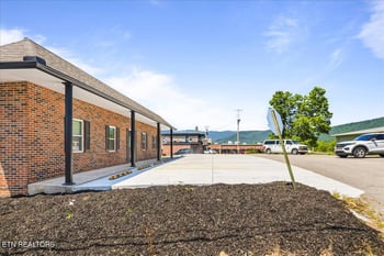 105 Church Al #A, Jacksboro, TN 37757
