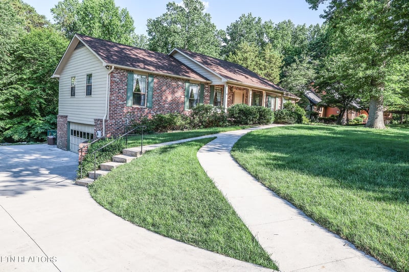 105 Claymore Ln, Oak Ridge, TN 37830