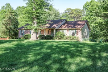 105 Claymore Ln, Oak Ridge, TN 37830