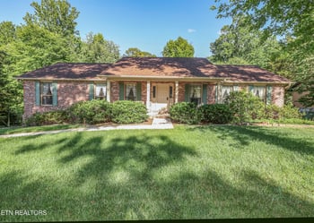 105 Claymore Ln, Oak Ridge, TN 37830
