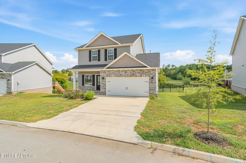 105 E Fortenberry St, Oak Ridge, TN 37830