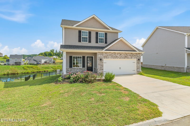 105 E Fortenberry St, Oak Ridge, TN 37830
