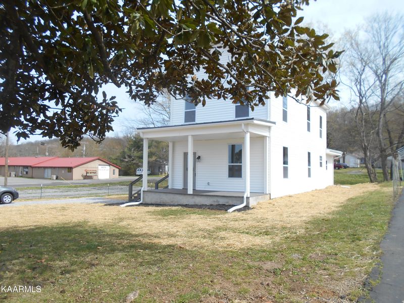 105 E Magnolia St, Niota, TN 37826