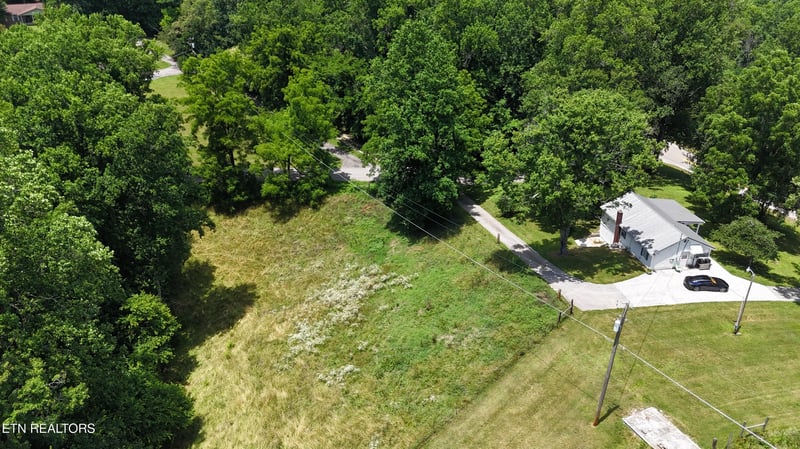 105 Echo Valley Rd, Rocky Top, TN 37769