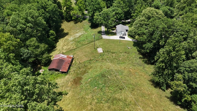 105 Echo Valley Rd, Rocky Top, TN 37769