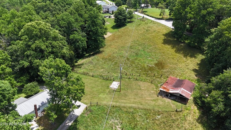 105 Echo Valley Rd, Rocky Top, TN 37769