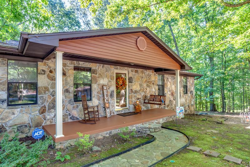 105 Edgewood Dr, Powell, TN 37849