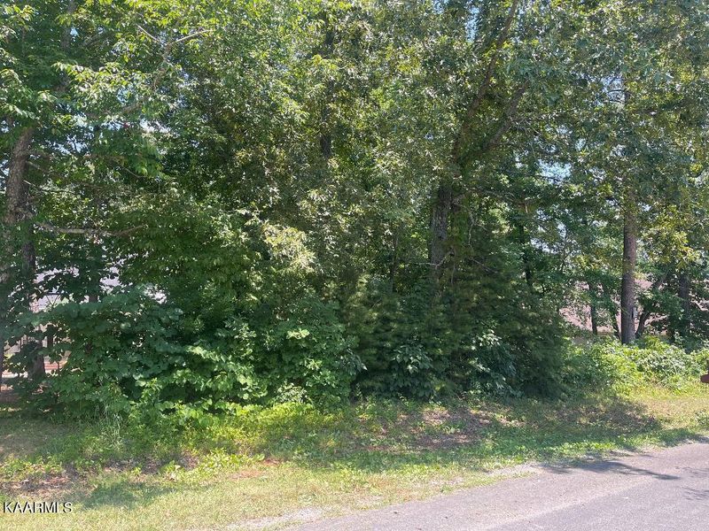 105 Geya Cir, Loudon, TN 37774