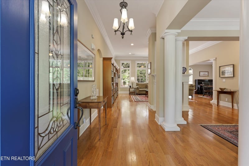 105 Glen Mar Dr, Lenoir City, TN 37772