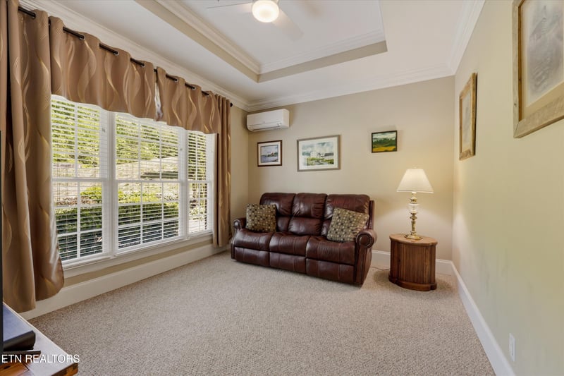 105 Glen Mar Dr, Lenoir City, TN 37772