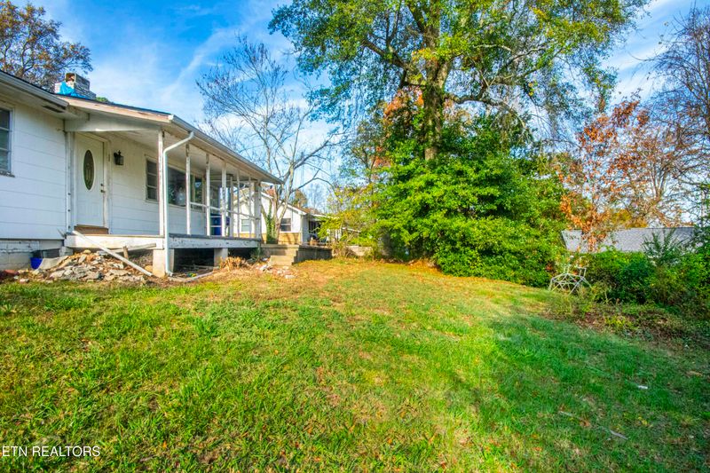105 Glendale Ln, Oak Ridge, TN 37830