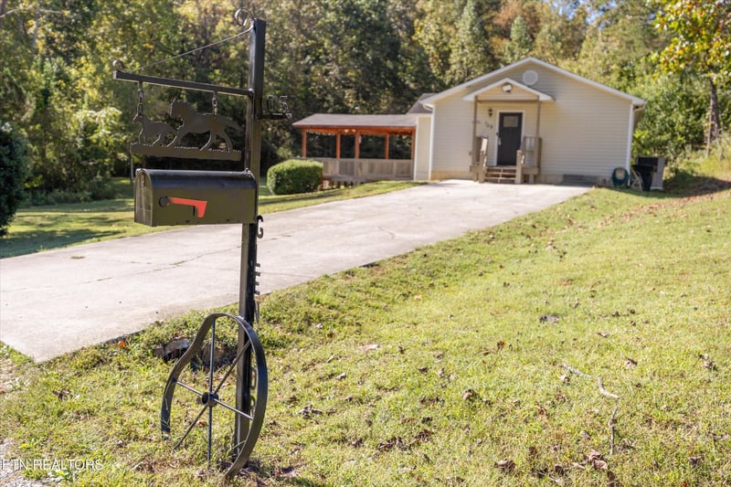 105 Glenn Dr, Madisonville, TN 37354
