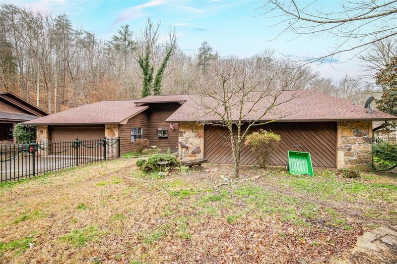 105 Graceland Rd, Oak Ridge, TN 37830