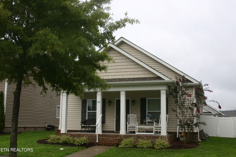 105 Hackberry St, Oak Ridge, TN 37830