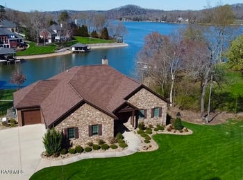 105 Harbor Point Cv, Lenoir City, TN 37772