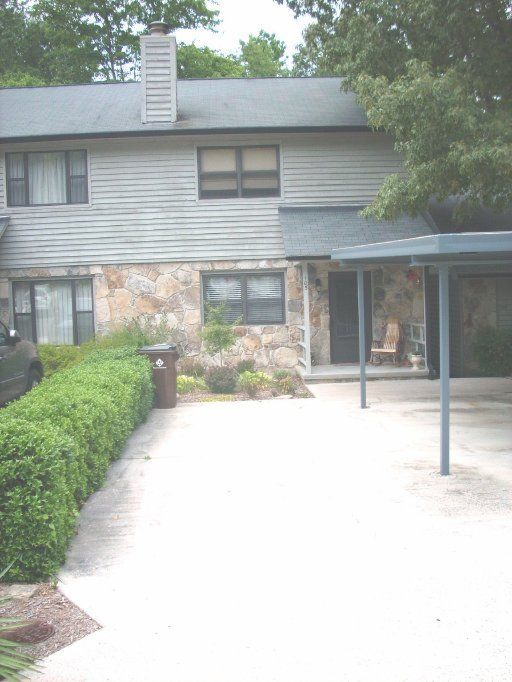 105 Hazleton Pl, Oak Ridge, TN 37830