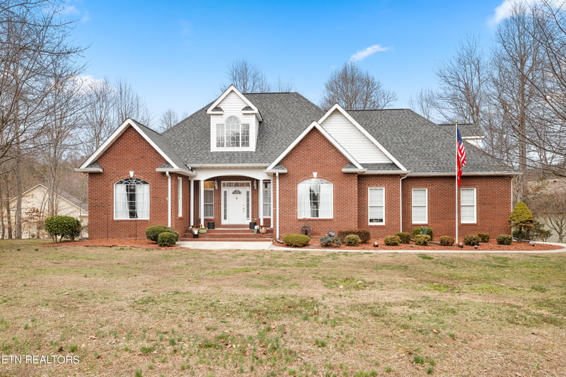 105 Hemlock Ln, Rocky Top, TN 37769