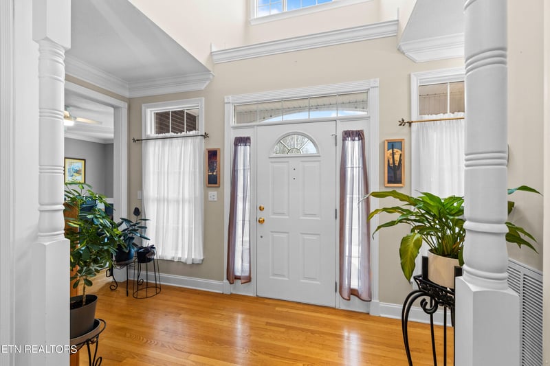 105 Hemlock Ln, Rocky Top, TN 37769