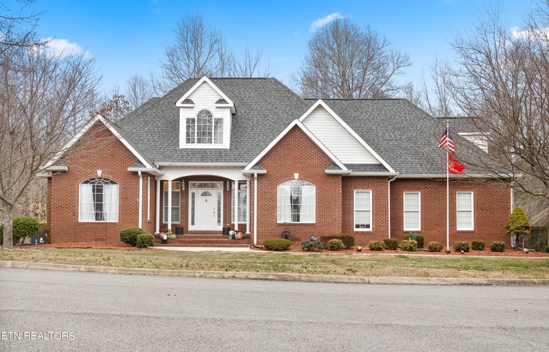 105 Hemlock Ln, Rocky Top, TN 37769