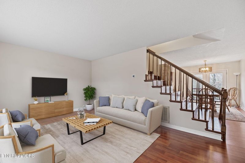 105 High Point Ln, Oak Ridge, TN 37830
