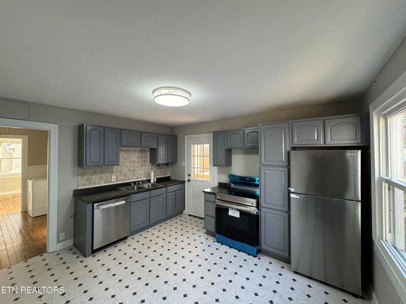 105 Highland Ave, Loudon, TN 37774