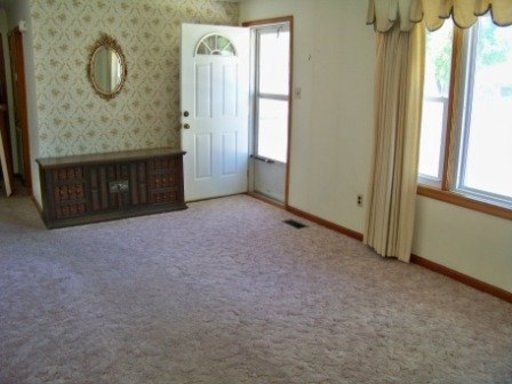 105 Hillcrest Dr, Kingston, TN 37763
