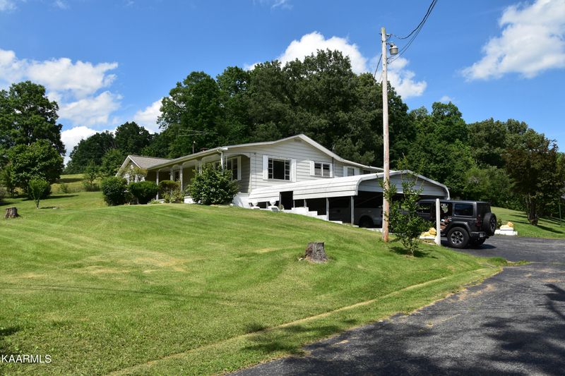 105 Howard Human Rd, Lancing, TN 37770