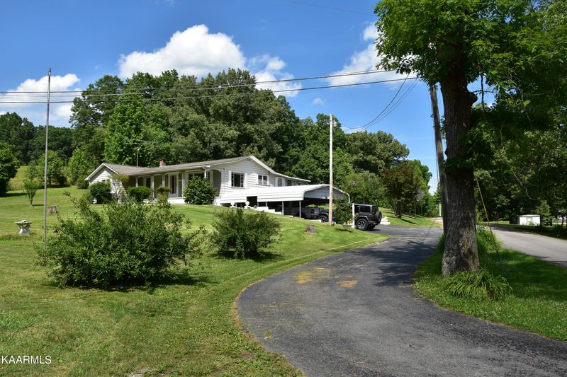 105 Howard Human Rd, Lancing, TN 37770