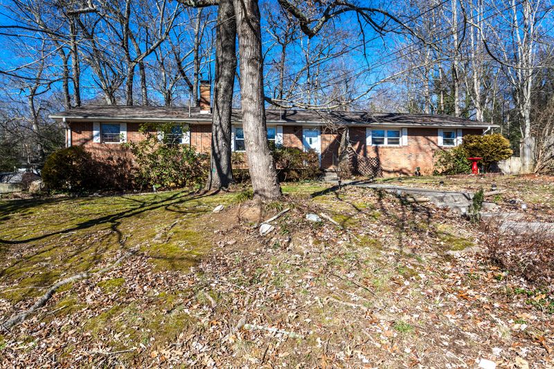 105 Ithaca Ln, Oak Ridge, TN 37830