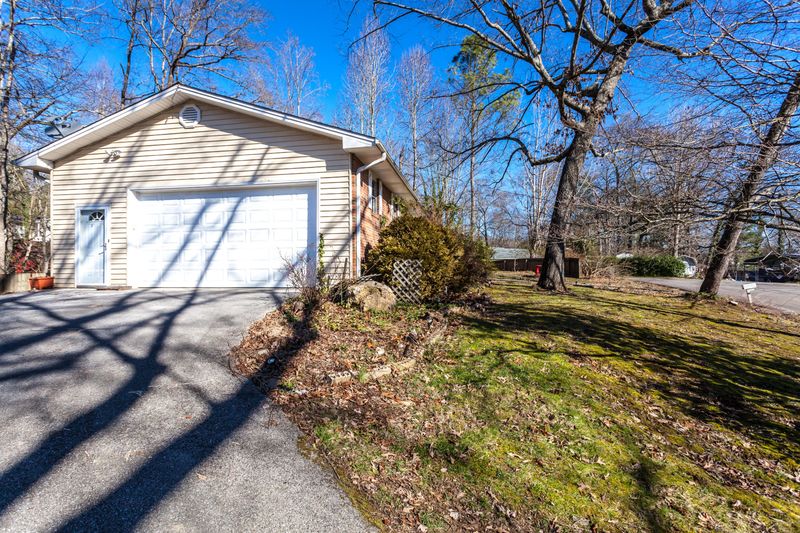 105 Ithaca Ln, Oak Ridge, TN 37830