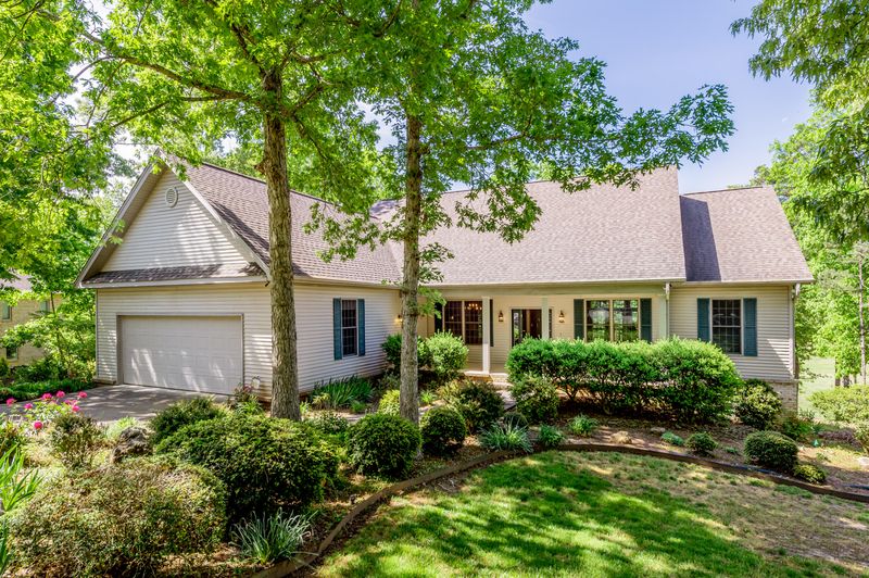 105 Kenosha Ln, Loudon, TN 37774