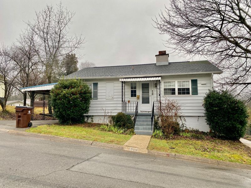 105 Kingsley Rd, Oak Ridge, TN 37830