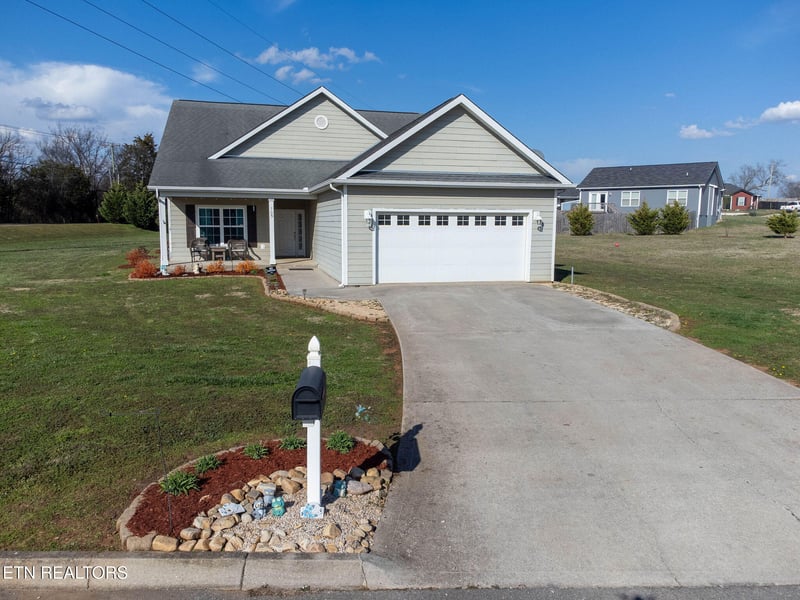 105 Legacy Park Blvd, Loudon, TN 37774