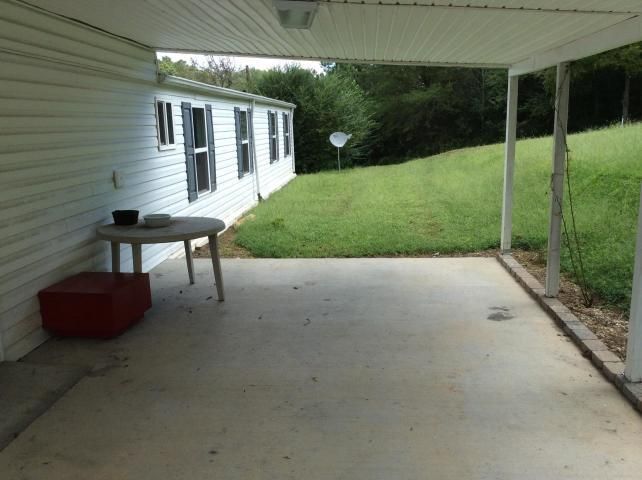 105 Leisure Ln, Kingston, TN 37763