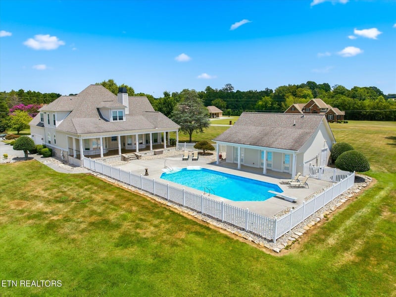 105 Lindsey Dr, Madisonville, TN 37354