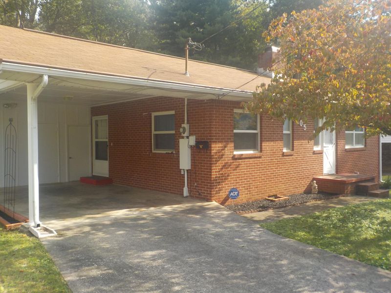 105 Marion Rd, Oak Ridge, TN 37830