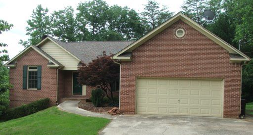 105 Maywood Rd, Oak Ridge, TN 37830
