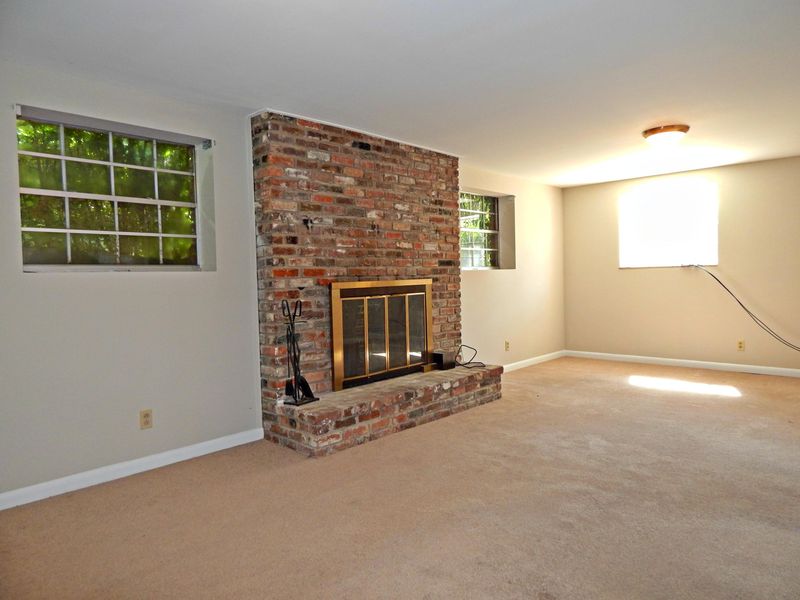 105 Newhaven Rd, Oak Ridge, TN 37830