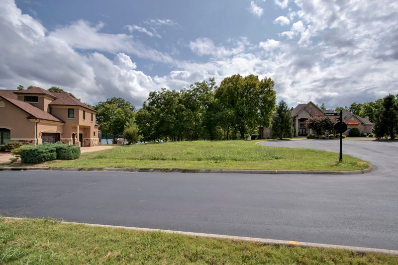 105 Nuthatch Ct, Vonore, TN 37885