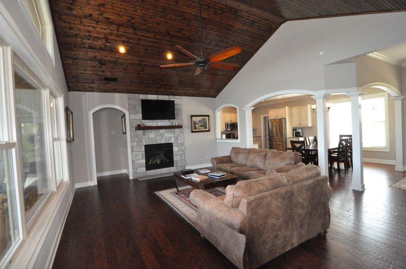 105 Okmulgee Pl, Loudon, TN 37774